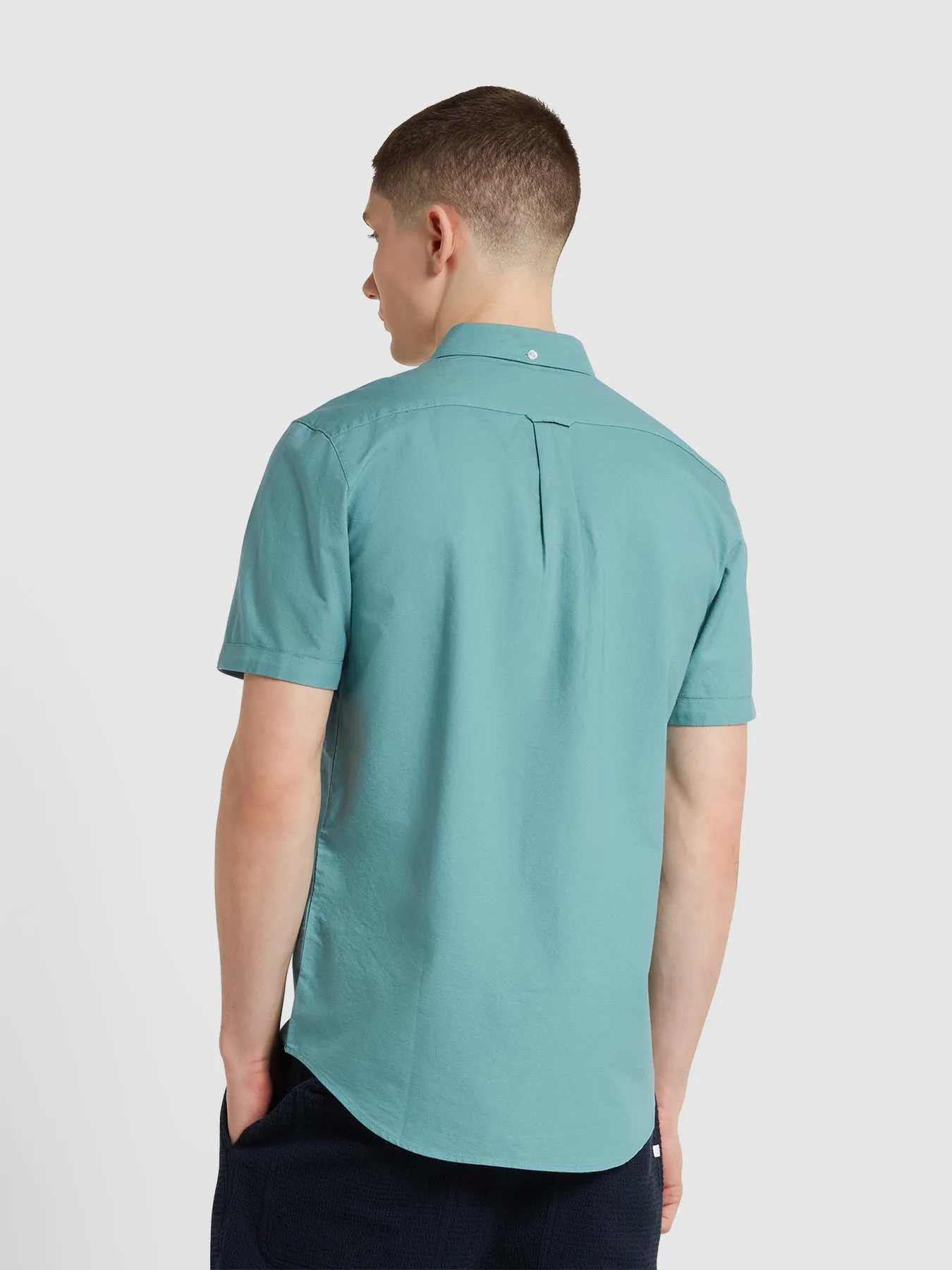 Brewer Short Sleeve Oxford Shirt In Brook Blue